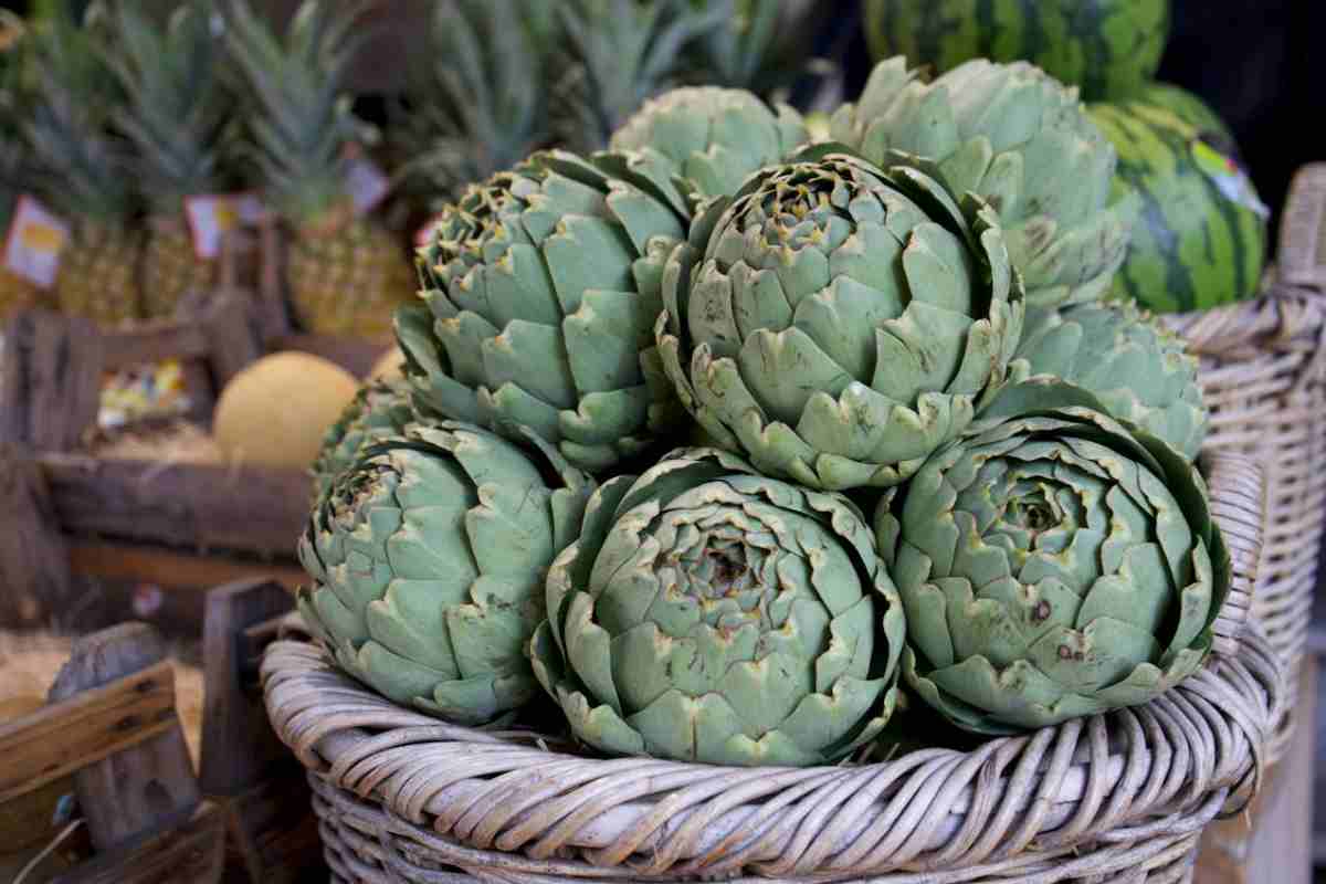 carciofi in cesto