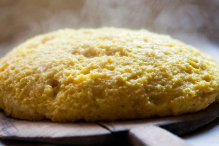 polenta su tagliere